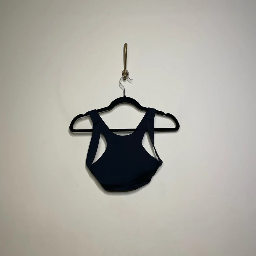 ALO Yoga Airlift All Access Cutout Bra in Black